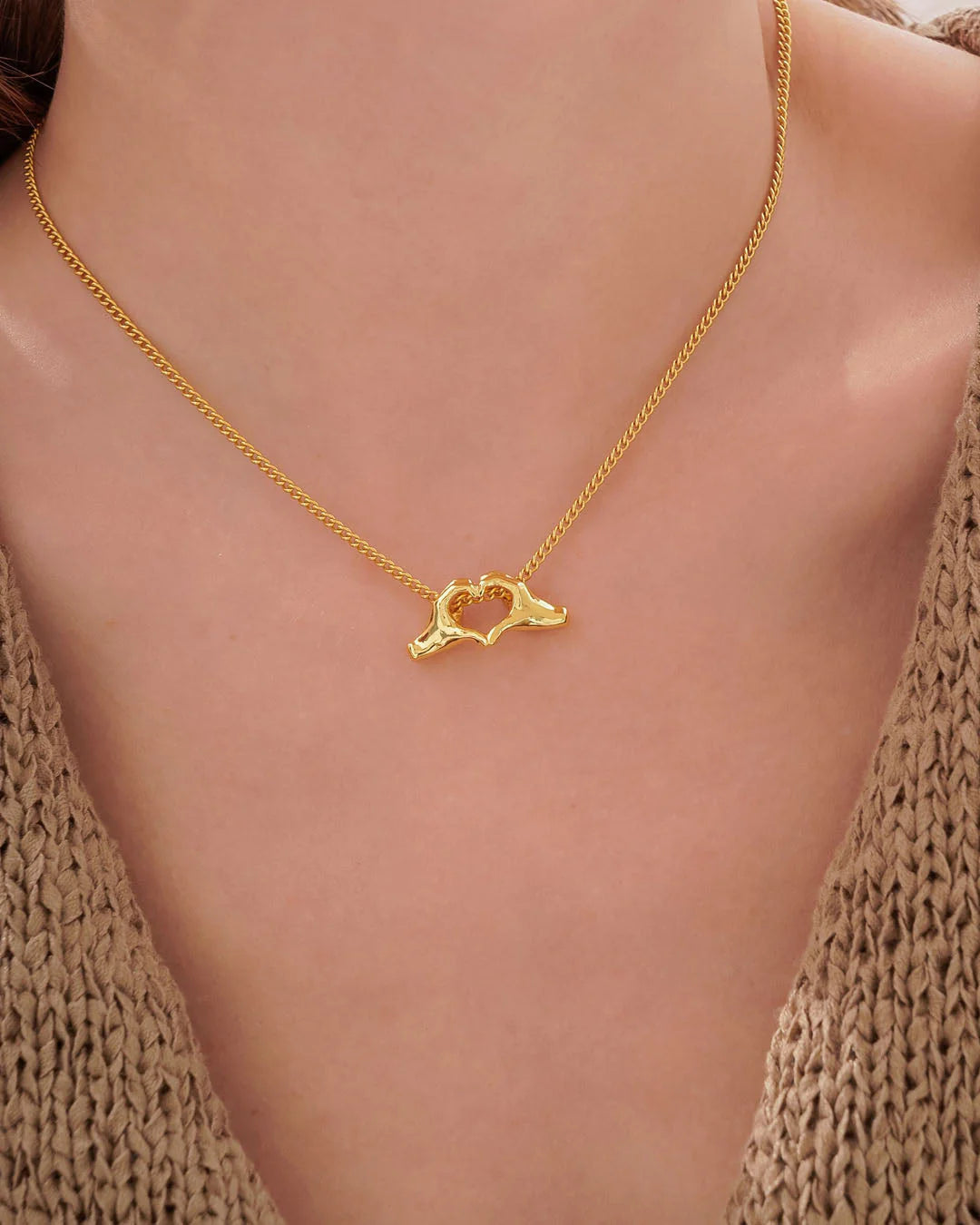 Collar Manos Corazón
